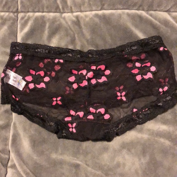 Black and pink Undie - Picture 2 of 2